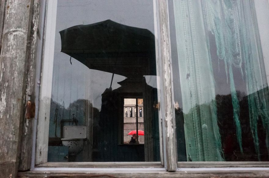 50 Incredibly Lucky Shots By Probably The Best Street Photographer In The World 50 Incredibly Lucky Shots By Probably The Best Street Photographer In The World