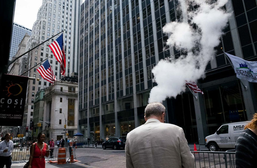 50 Incredibly Lucky Shots By Probably The Best Street Photographer In The World 50 Incredibly Lucky Shots By Probably The Best Street Photographer In The World