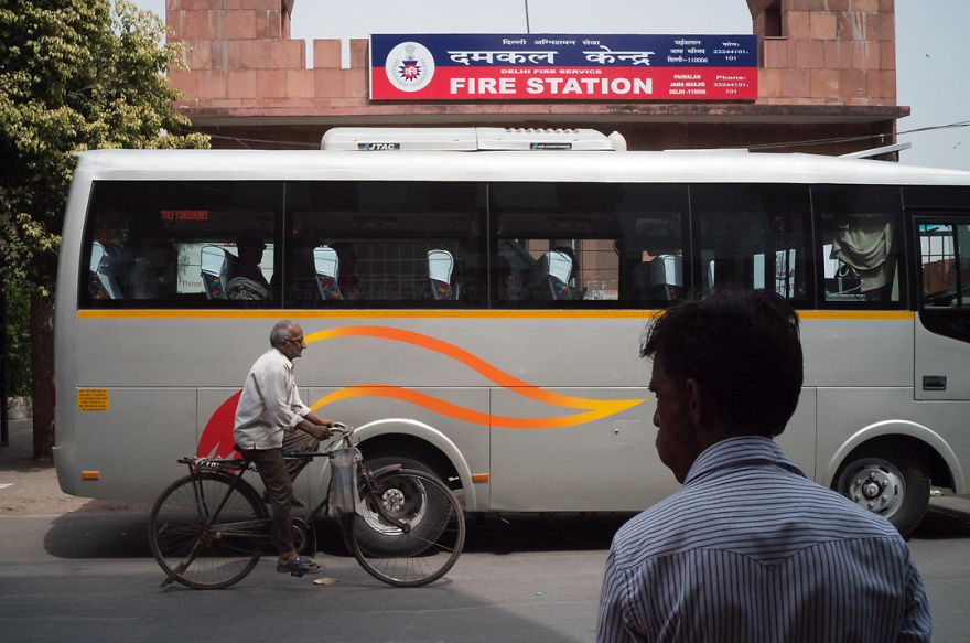 50 Incredibly Lucky Shots By Probably The Best Street Photographer In The World 50 Incredibly Lucky Shots By Probably The Best Street Photographer In The World