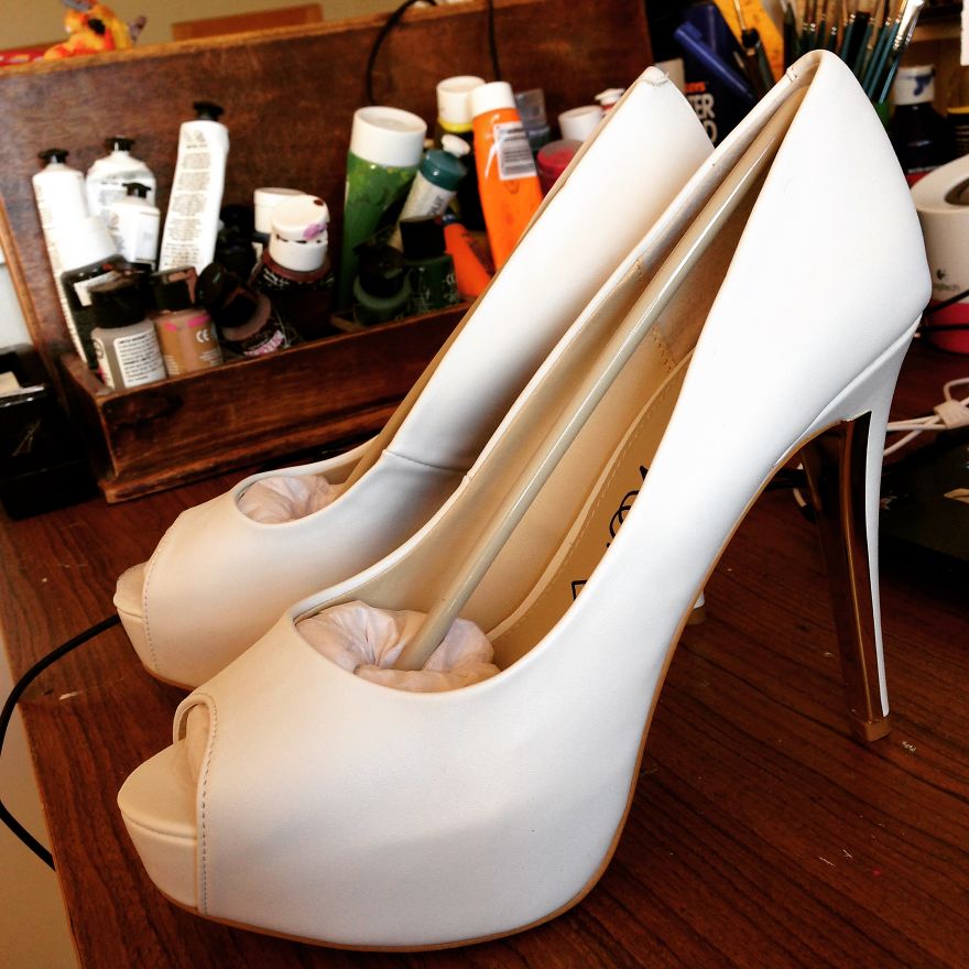 I Painted LOTR Characters On A Pair Of Boring White Heels