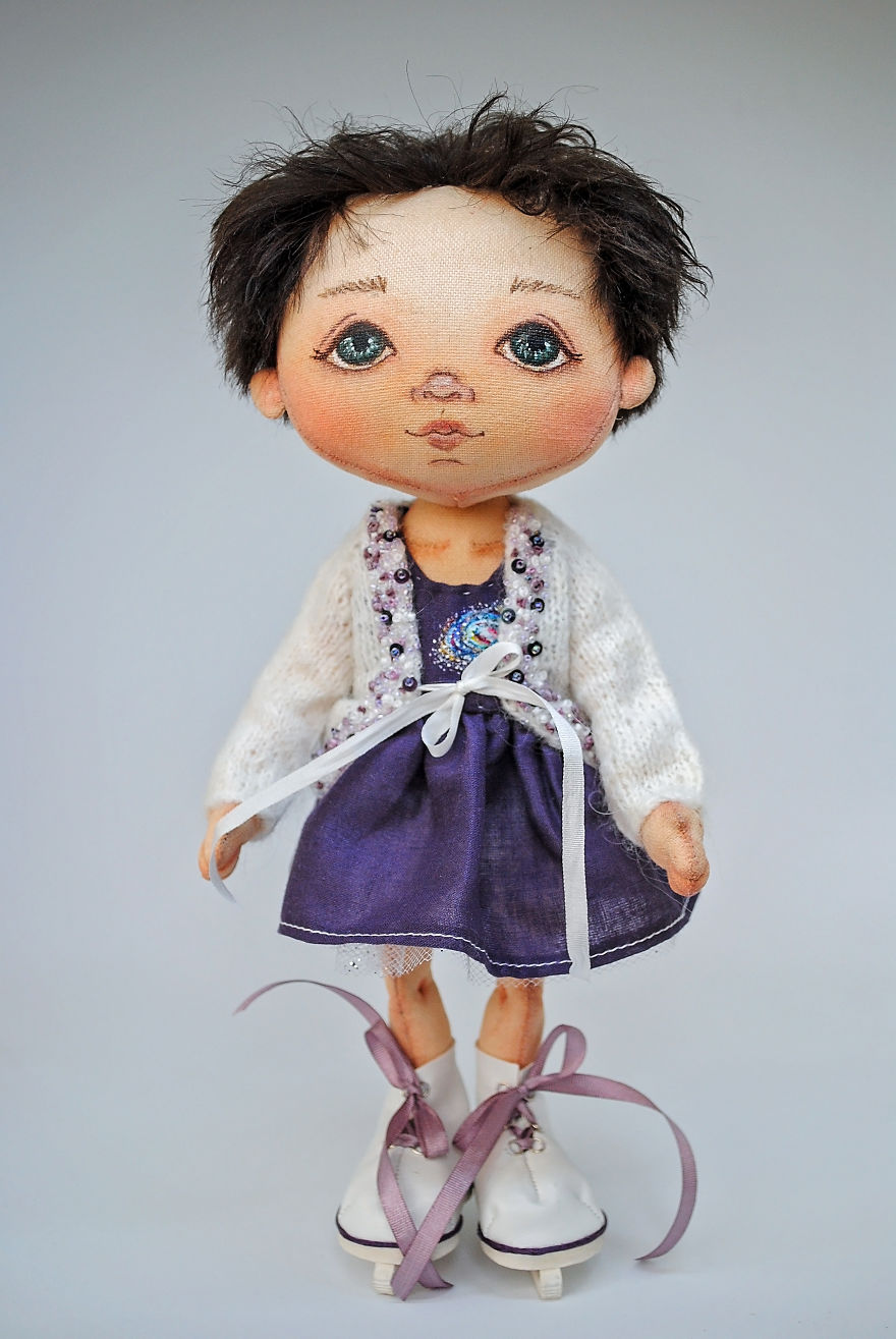 My Girlfriend Create Unique Dolls And She’s Very Shy. I Told Her She’s Wrong