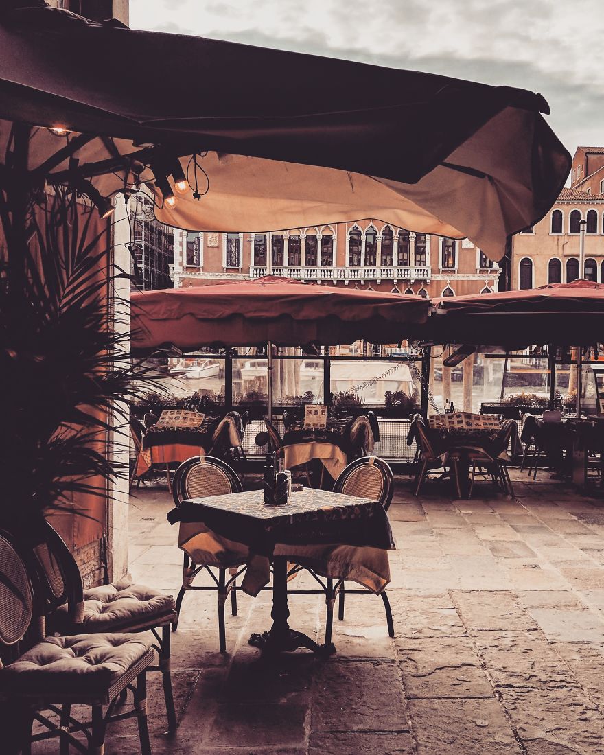 I Photographed The Unimaginable –
Completely Empty Venice I Photographed The Unimaginable –
Completely Empty Venice