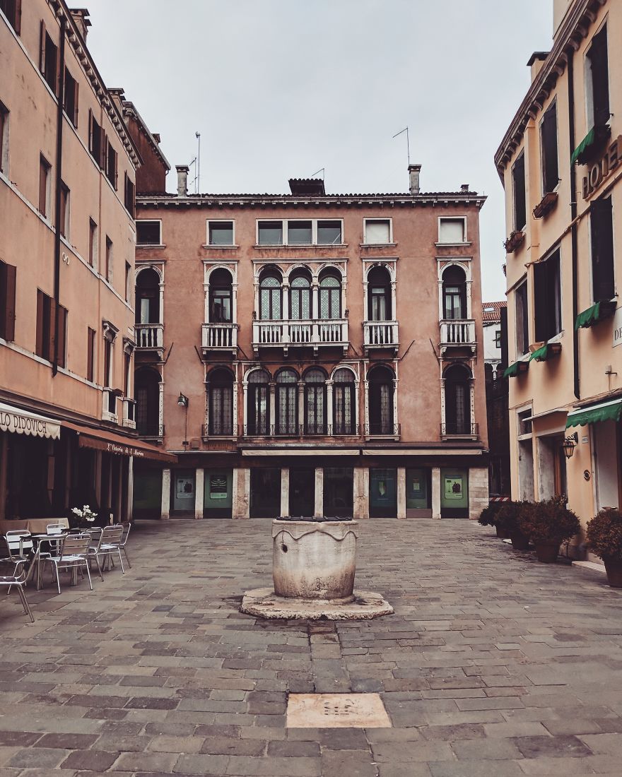 I Photographed The Unimaginable –
Completely Empty Venice I Photographed The Unimaginable –
Completely Empty Venice