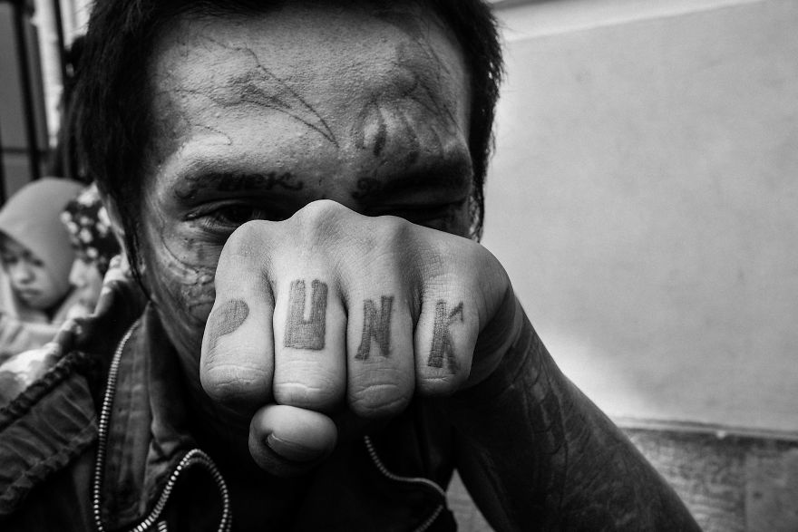I Photographed Everyday Life Of Indonesian Street Punks I Photographed Everyday Life Of Indonesian Street Punks
