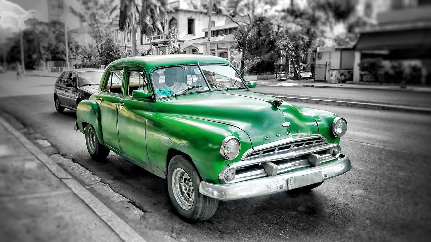 I Took Holiday Pictures Of The Beautiful Havana Using My Phone