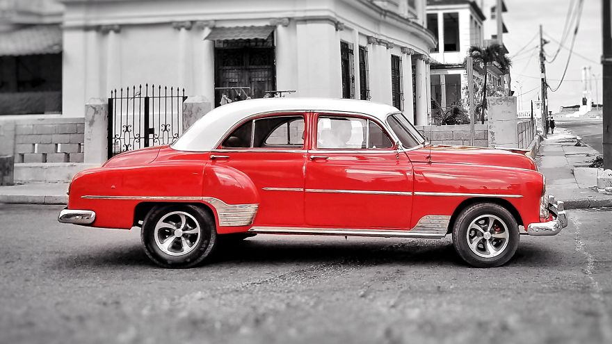 I Took Holiday Pictures Of The Beautiful Havana Using My Phone