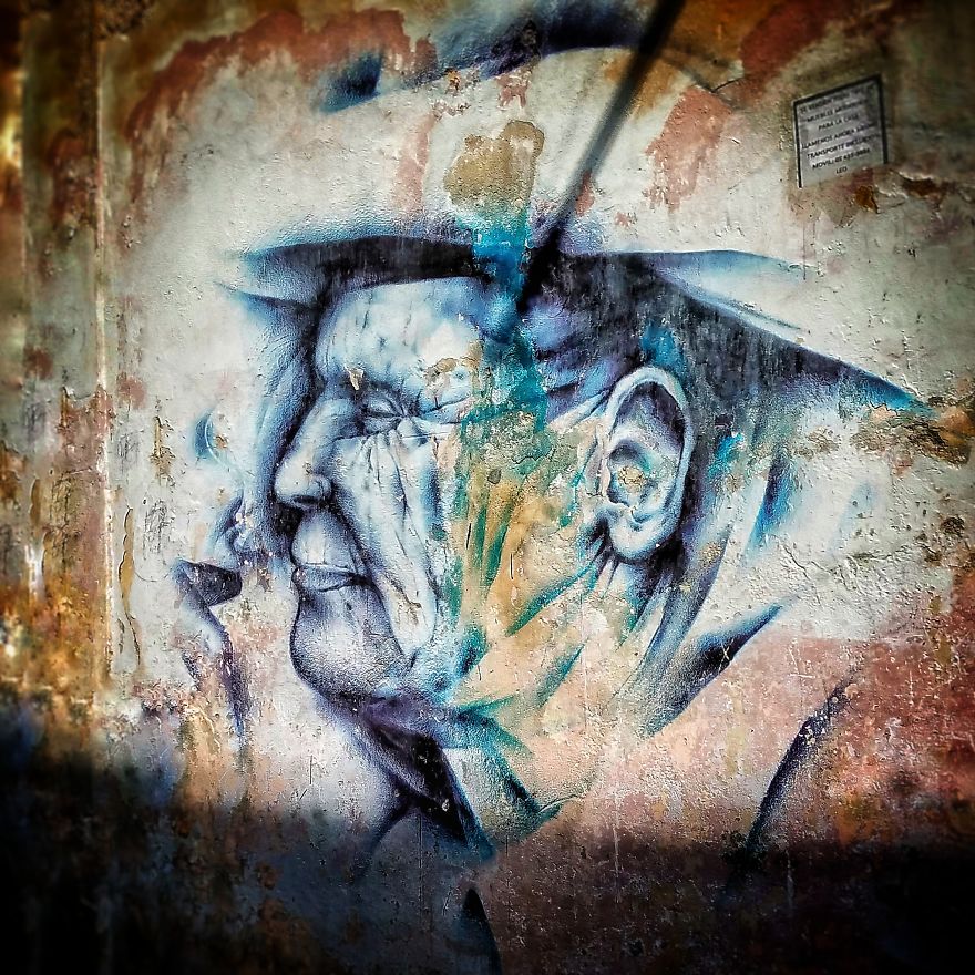 I Took Holiday Pictures Of The Beautiful Havana Using My Phone