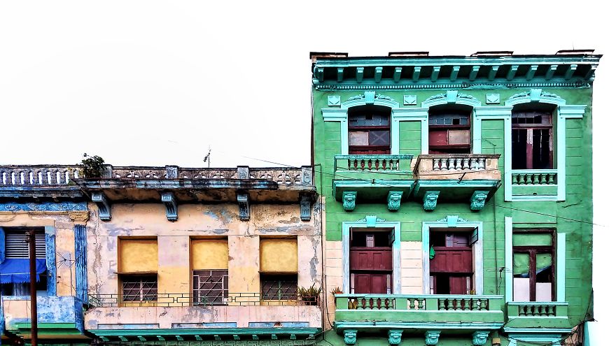 I Took Holiday Pictures Of The Beautiful Havana Using My Phone