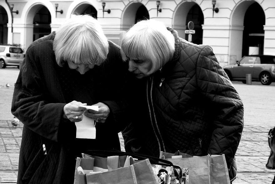 I Saw These Wonderful Twins In Nice, France