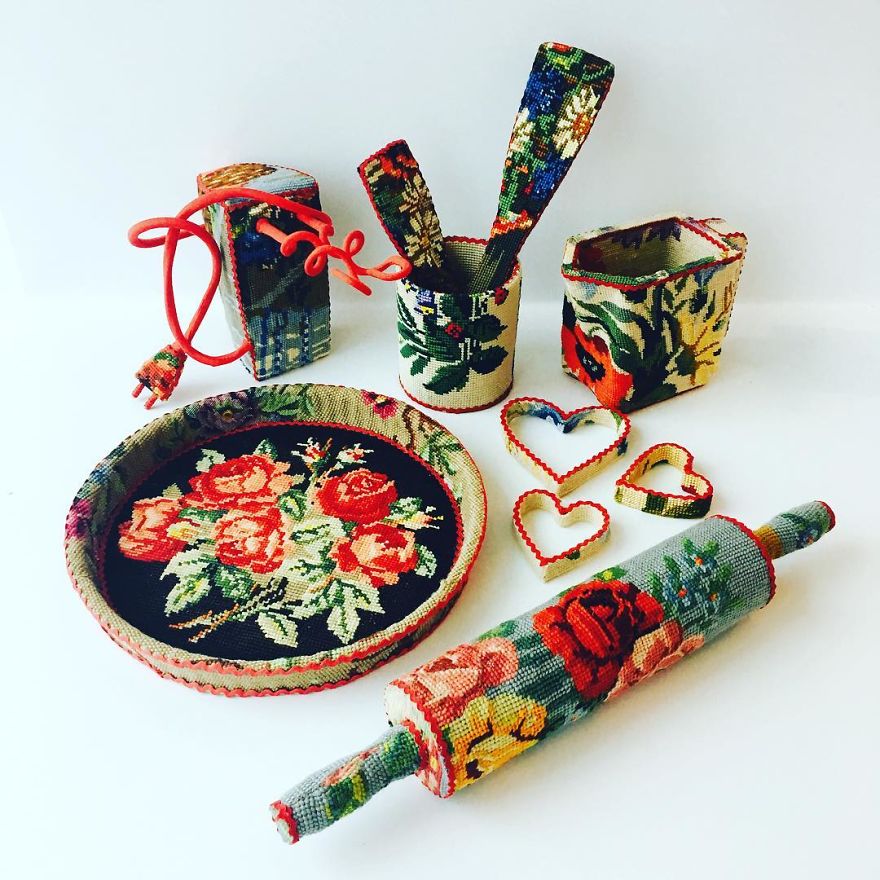 Artist Gives A Second Life To Vintage Household Objects By “Dressing Them Up” In Cross-Stitched Patterns Artist Gives A Second Life To Vintage Household Objects By “Dressing Them Up” In Cross-Stitched Patterns