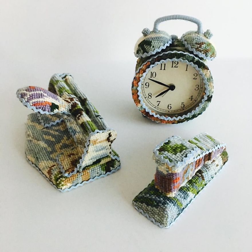 Artist Gives A Second Life To Vintage Household Objects By “Dressing Them Up” In Cross-Stitched Patterns Artist Gives A Second Life To Vintage Household Objects By “Dressing Them Up” In Cross-Stitched Patterns