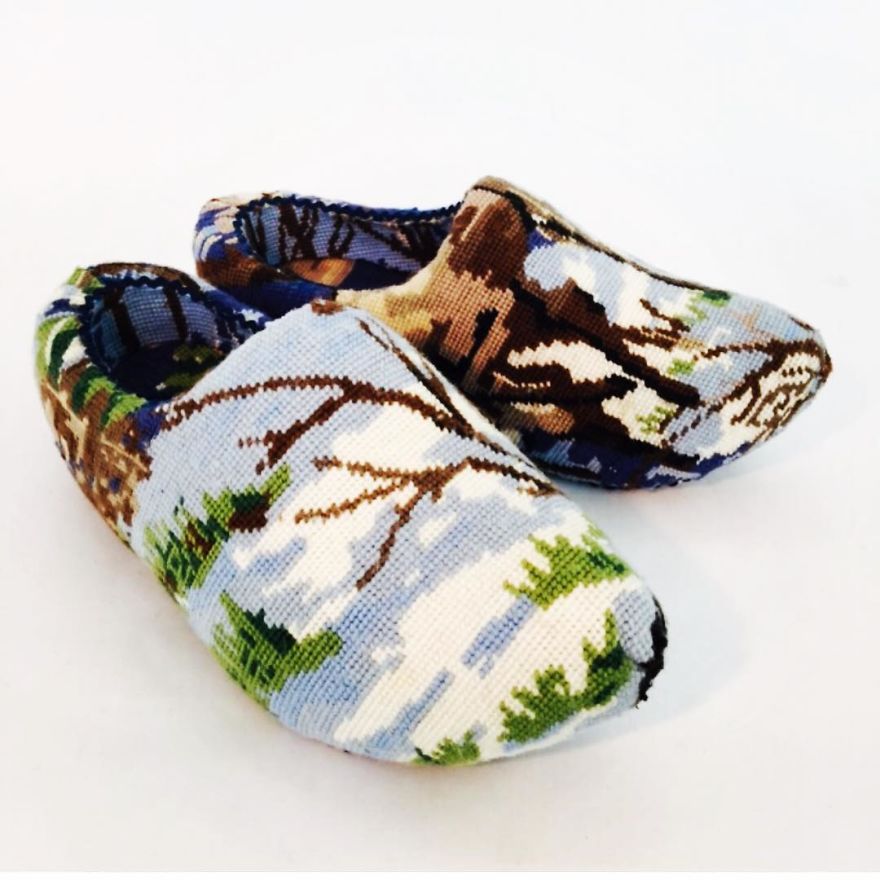 Artist Gives A Second Life To Vintage Household Objects By “Dressing Them Up” In Cross-Stitched Patterns Artist Gives A Second Life To Vintage Household Objects By “Dressing Them Up” In Cross-Stitched Patterns