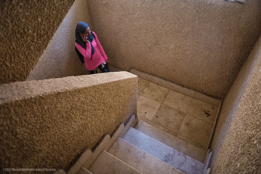 How Muslim Women Use Pole Dancing To Gain Confidence How Muslim Women Use Pole Dancing To Gain Confidence