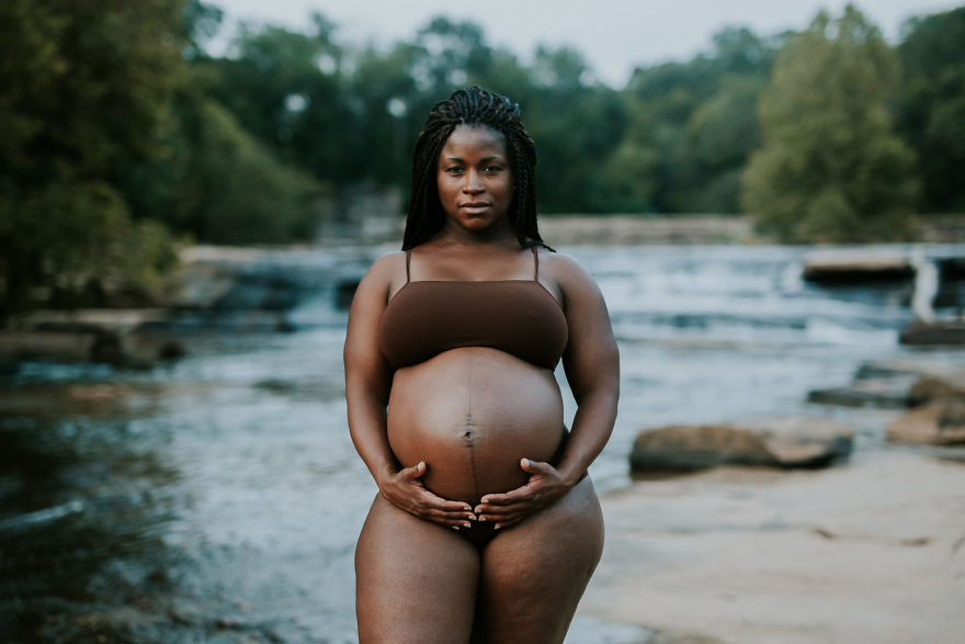 20 Winning Photos Of 2018 Birth Photography Contest Prove That Moms Are Badass