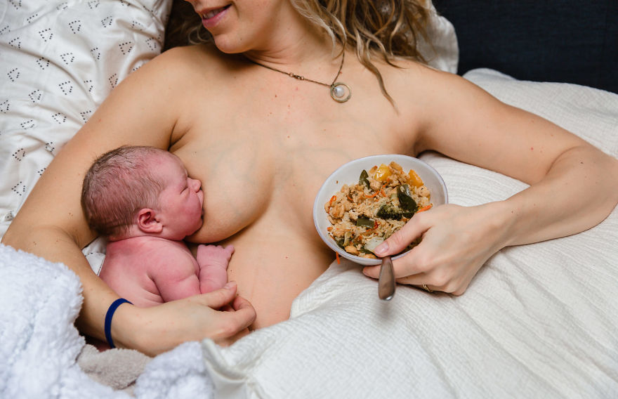 20 Winning Photos Of 2018 Birth Photography Contest Prove That Moms Are Badass