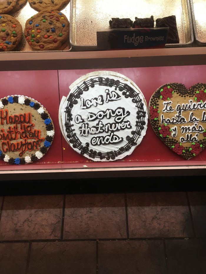 35 Valentine’s Design Fails That Probably Shouldn’t Have Been Approved 35 Valentine’s Design Fails That Probably Shouldn’t Have Been Approved