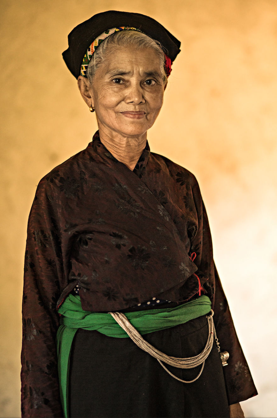 French Photographer Réhahn Has Met 49 Out Of The 54 Tribes Of Vietnam French Photographer Réhahn Has Met 49 Out Of The 54 Tribes Of Vietnam