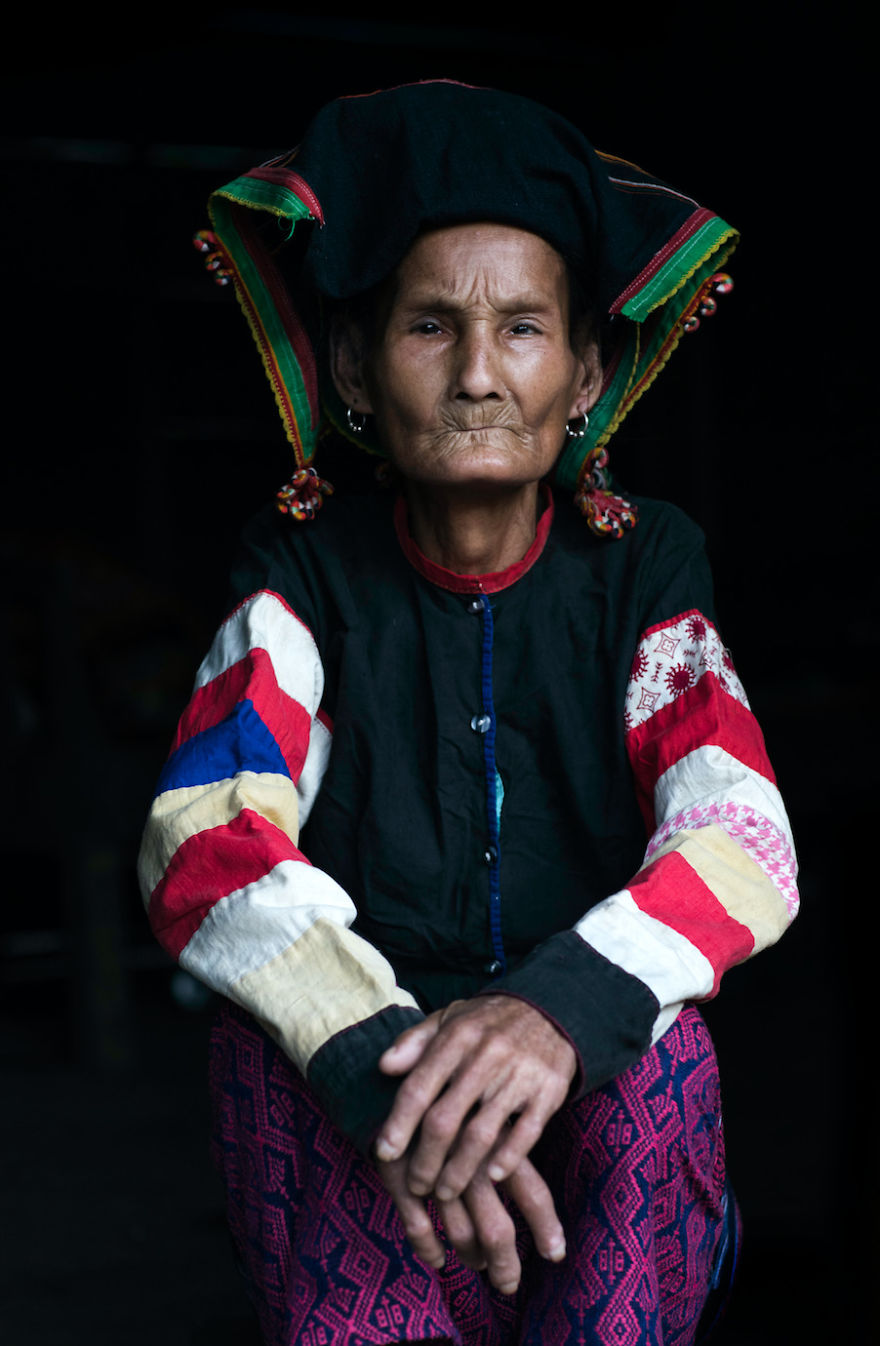 French Photographer Réhahn Has Met 49 Out Of The 54 Tribes Of Vietnam French Photographer Réhahn Has Met 49 Out Of The 54 Tribes Of Vietnam