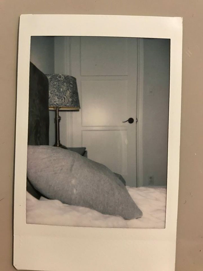 Husband’s Brutal Polaroid Prank On His Wife Is So Genius, It Will Give You Ideas Husband’s Brutal Polaroid Prank On His Wife Is So Genius, It Will Give You Ideas