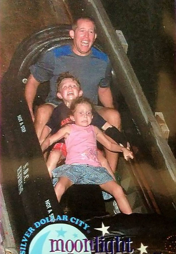 30 Rollercoaster Photos That Will Make You Die From Laughter