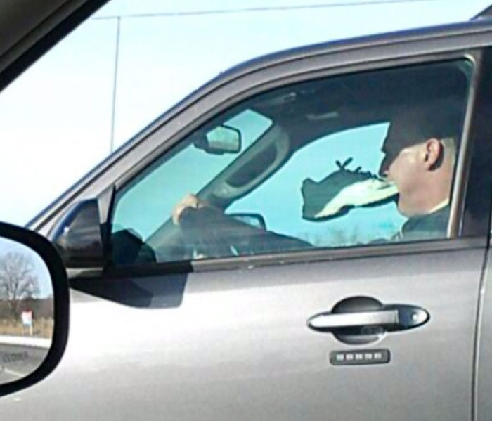 287 ‘Hmmm’ Photos That Raise More Questions Than They Will Answer 287 ‘Hmmm’ Photos That Raise More Questions Than They Will Answer