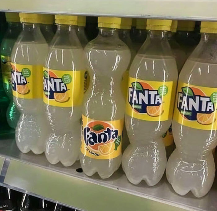 287 ‘Hmmm’ Photos That Raise More Questions Than They Will Answer 287 ‘Hmmm’ Photos That Raise More Questions Than They Will Answer