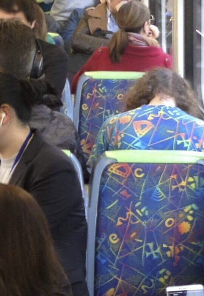 287 ‘Hmmm’ Photos That Raise More Questions Than They Will Answer 287 ‘Hmmm’ Photos That Raise More Questions Than They Will Answer