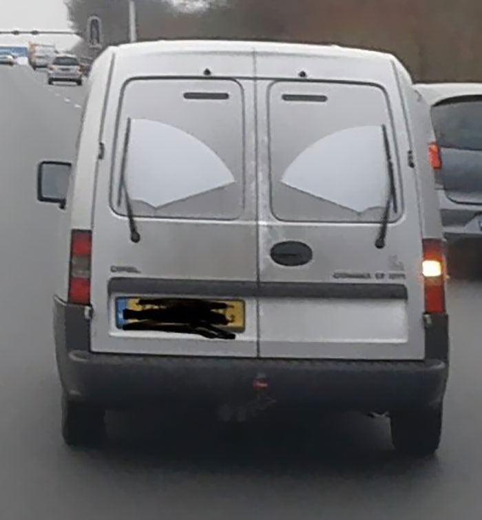 287 ‘Hmmm’ Photos That Raise More Questions Than They Will Answer 287 ‘Hmmm’ Photos That Raise More Questions Than They Will Answer