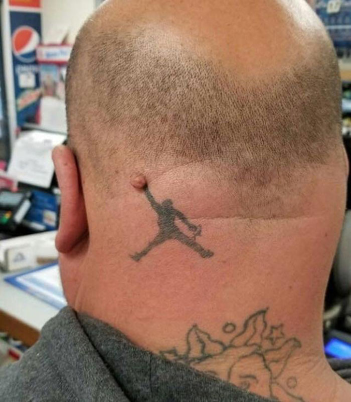 287 ‘Hmmm’ Photos That Raise More Questions Than They Will Answer 287 ‘Hmmm’ Photos That Raise More Questions Than They Will Answer