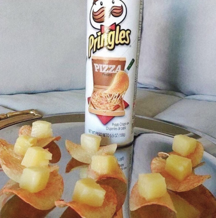 287 ‘Hmmm’ Photos That Raise More Questions Than They Will Answer 287 ‘Hmmm’ Photos That Raise More Questions Than They Will Answer