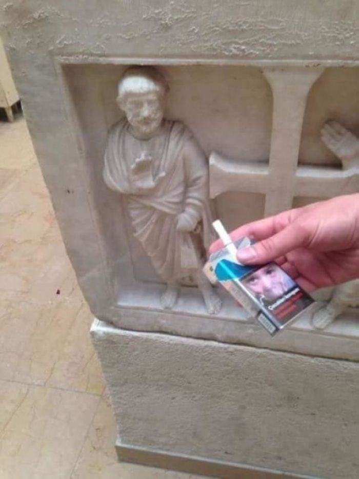 287 ‘Hmmm’ Photos That Raise More Questions Than They Will Answer 287 ‘Hmmm’ Photos That Raise More Questions Than They Will Answer