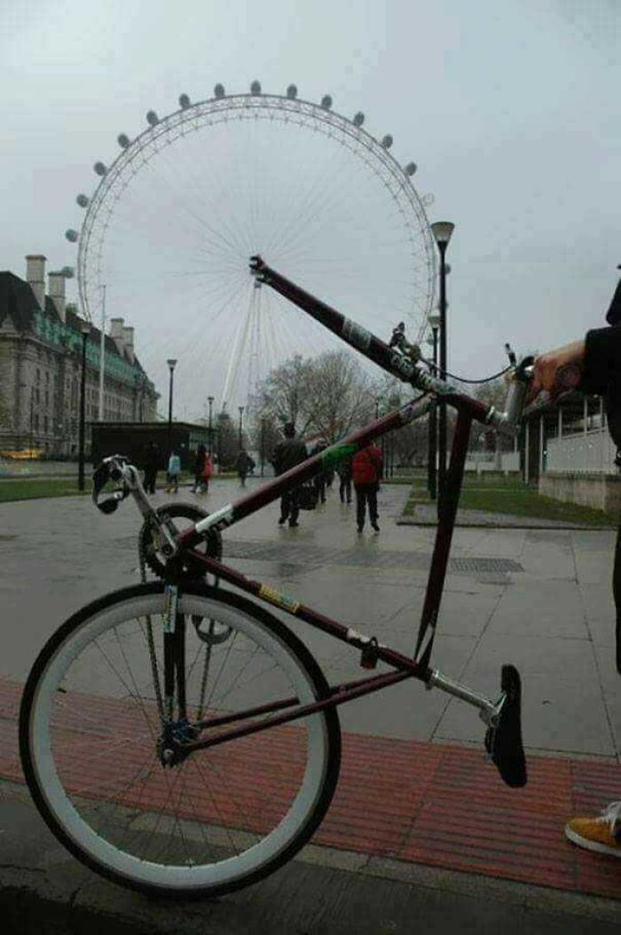 287 ‘Hmmm’ Photos That Raise More Questions Than They Will Answer 287 ‘Hmmm’ Photos That Raise More Questions Than They Will Answer