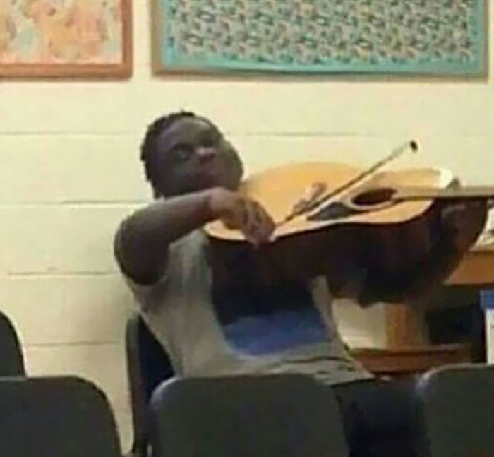 287 ‘Hmmm’ Photos That Raise More Questions Than They Will Answer 287 ‘Hmmm’ Photos That Raise More Questions Than They Will Answer