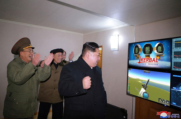 287 ‘Hmmm’ Photos That Raise More Questions Than They Will Answer 287 ‘Hmmm’ Photos That Raise More Questions Than They Will Answer