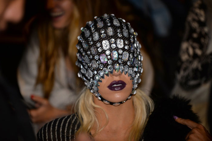 287 ‘Hmmm’ Photos That Raise More Questions Than They Will Answer 287 ‘Hmmm’ Photos That Raise More Questions Than They Will Answer