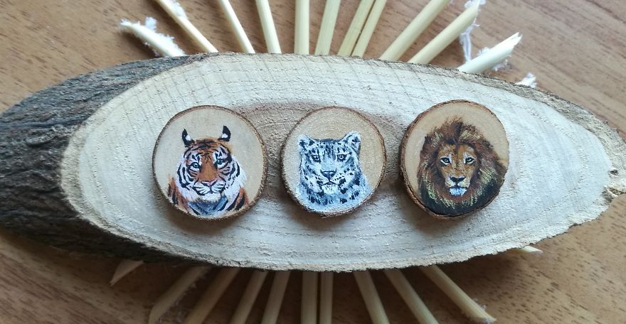 I Use Acrylics To Paint Intricate Little Animals On Small Slices Of Wood I Use Acrylics To Paint Intricate Little Animals On Small Slices Of Wood