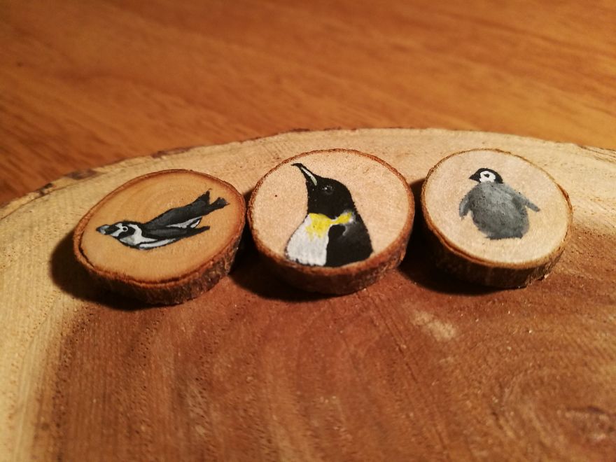 I Use Acrylics To Paint Intricate Little Animals On Small Slices Of Wood I Use Acrylics To Paint Intricate Little Animals On Small Slices Of Wood