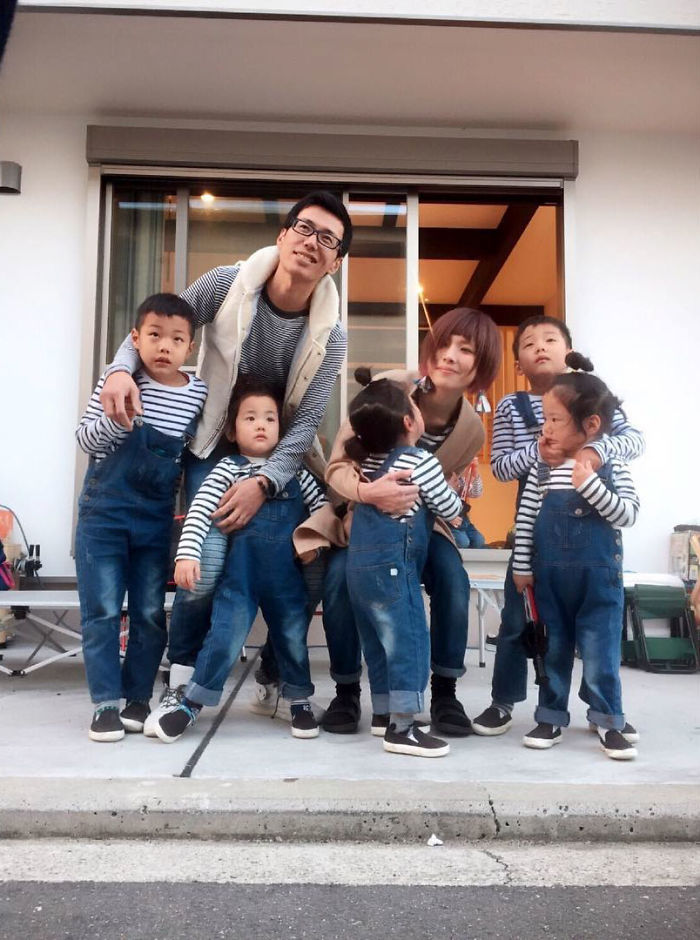 Japanese Mom Captures Her Life With Her Twins And Triplets And It’s Just Too Adorable Japanese Mom Captures Her Life With Her Twins And Triplets And It’s Just Too Adorable