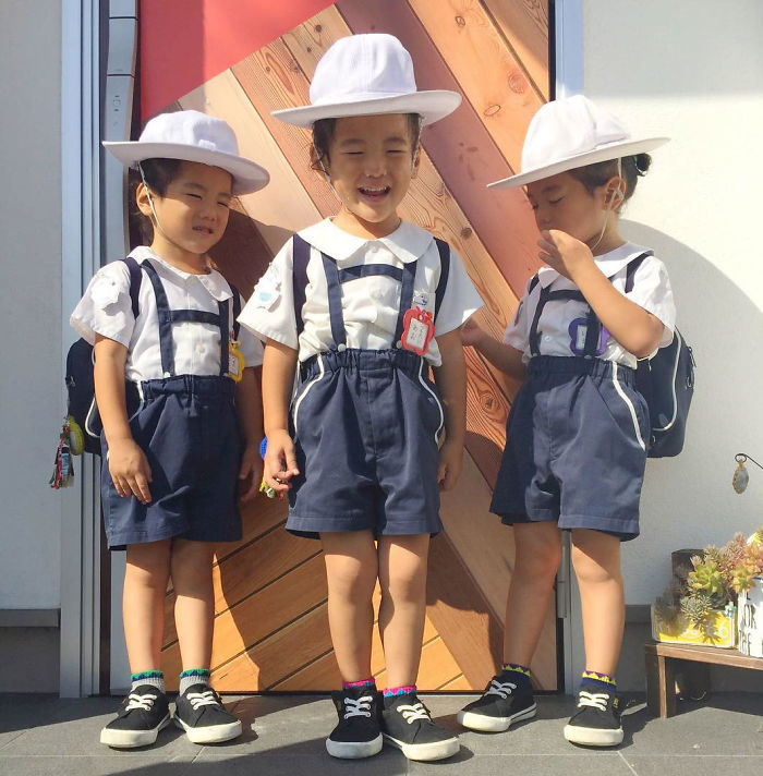 Japanese Mom Captures Her Life With Her Twins And Triplets And It’s Just Too Adorable Japanese Mom Captures Her Life With Her Twins And Triplets And It’s Just Too Adorable