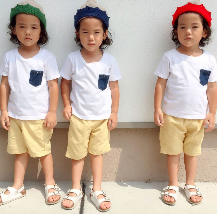 Japanese Mom Captures Her Life With Her Twins And Triplets And It’s Just Too Adorable Japanese Mom Captures Her Life With Her Twins And Triplets And It’s Just Too Adorable