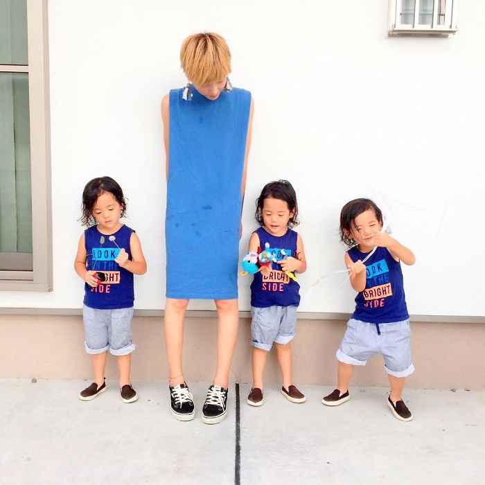 Japanese Mom Captures Her Life With Her Twins And Triplets And It’s Just Too Adorable Japanese Mom Captures Her Life With Her Twins And Triplets And It’s Just Too Adorable