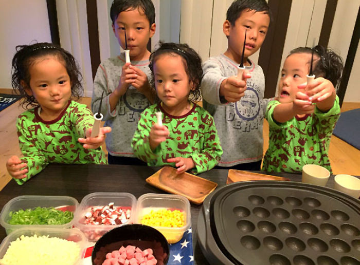 Japanese Mom Captures Her Life With Her Twins And Triplets And It’s Just Too Adorable Japanese Mom Captures Her Life With Her Twins And Triplets And It’s Just Too Adorable