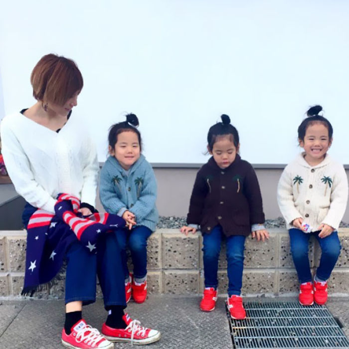 Japanese Mom Captures Her Life With Her Twins And Triplets And It’s Just Too Adorable Japanese Mom Captures Her Life With Her Twins And Triplets And It’s Just Too Adorable