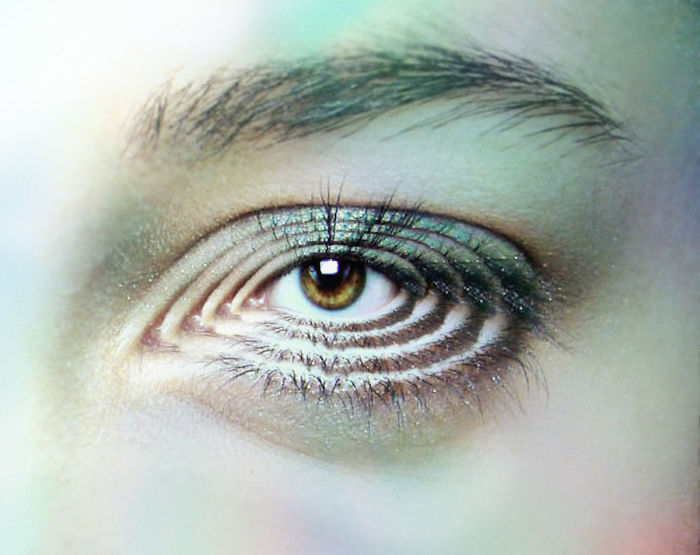 I Create Mind-Bending Pictures To Make You Look Twice