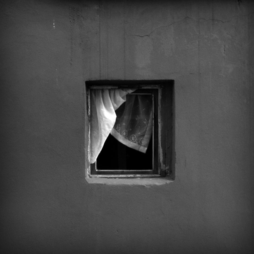 I Had Spent 12 Years Shooting This Window Until Owners Demolished The Building – I Caught Its Final Moment I Had Spent 12 Years Shooting This Window Until Owners Demolished The Building – I Caught Its Final Moment