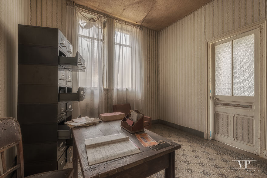 I Photographed This Spa, Frozen In Time I Photographed This Spa, Frozen In Time