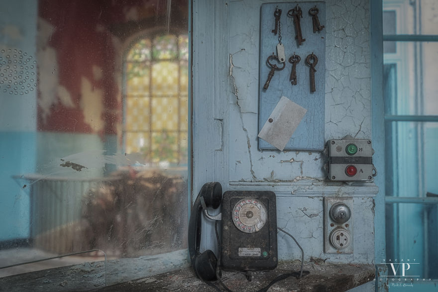 I Photographed This Spa, Frozen In Time I Photographed This Spa, Frozen In Time