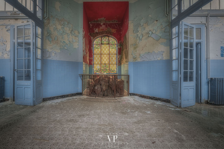 I Photographed This Spa, Frozen In Time I Photographed This Spa, Frozen In Time