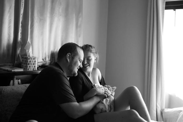 Couple&#8217;s Birthing Photoshoot Goes Viral, And People Don&#8217;t Know What To Think