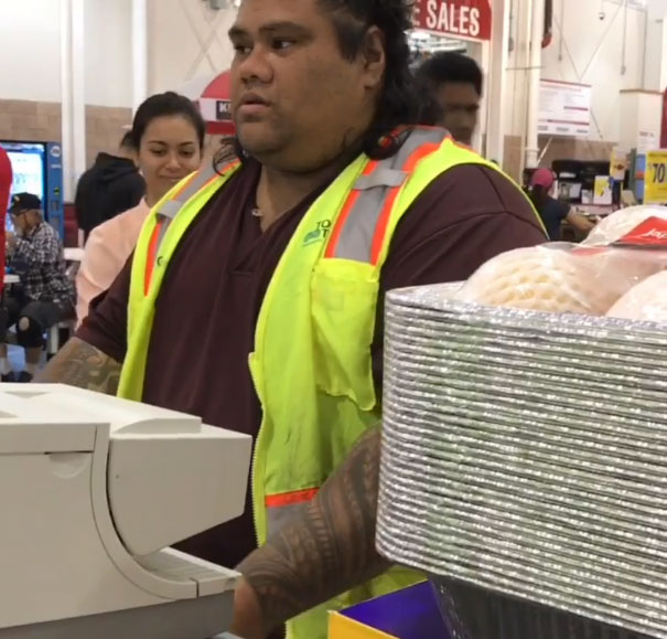 Sisters Mistake Costco Cashier For Maui From &#8216;Moana,&#8217; And His Reaction Is Too Cute